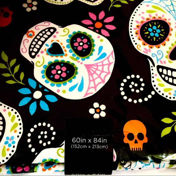 Day of the Dead Tablecloth 60x84 inch oval Sugar Skull, Halloween Decor - Picture 4 of 5